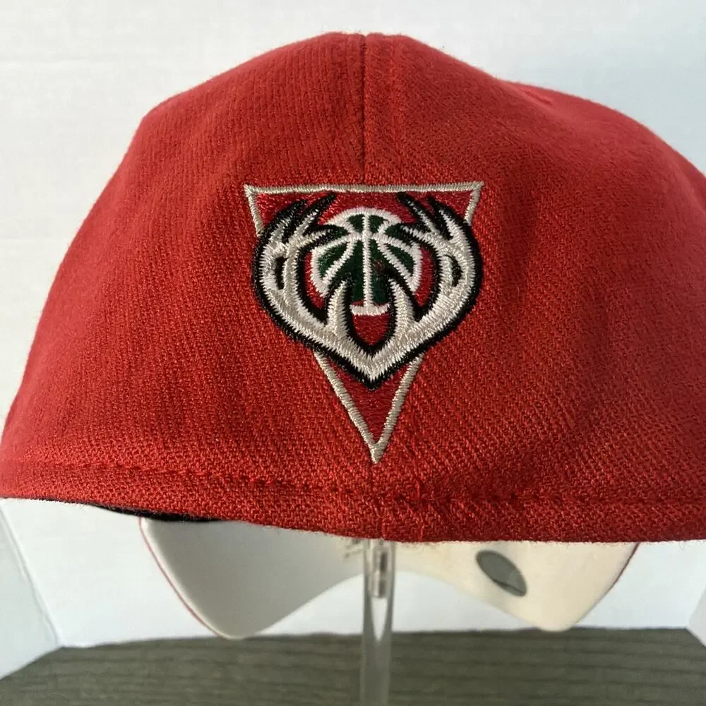 Deadstock 2006 NBA Elevation Milwaukee Bucks Burnt Red Fitted Hat M